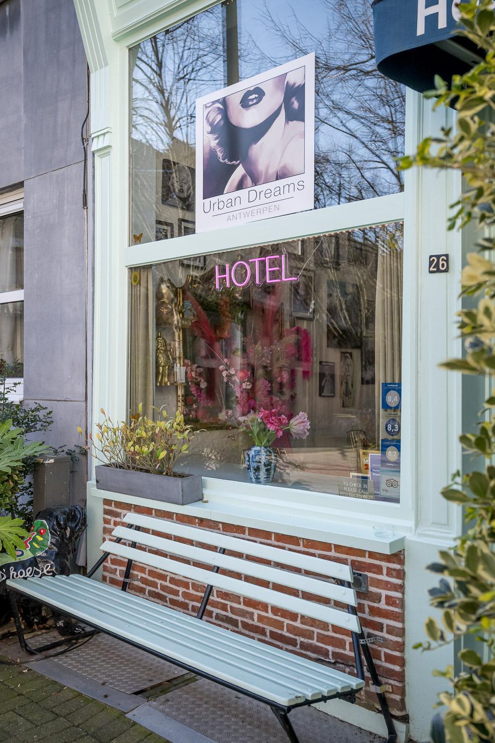 Hotel Urban Dreams Antwerpen Bagian luar foto